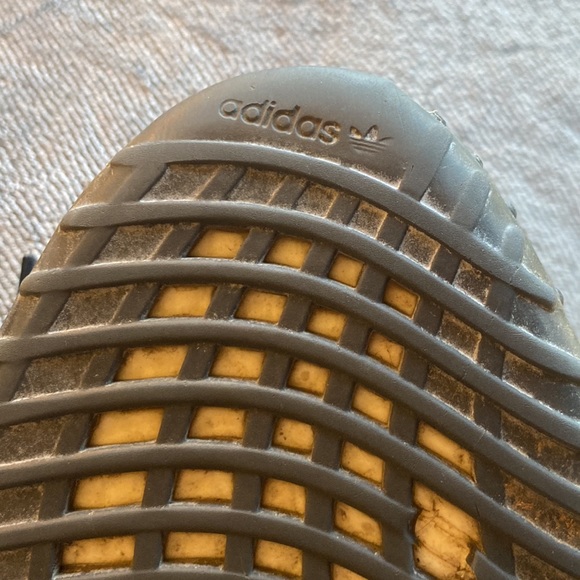 Yeezy Boost350 V2 - Picture 5 of 7